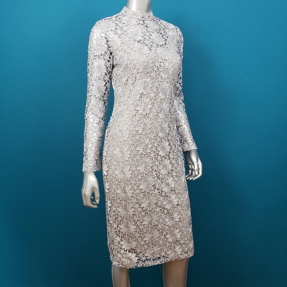 🆕️ 🎬 CLUB L LONDON Silver Crochet Lace Midi Dress // (NWT) - Picture 8 of 12